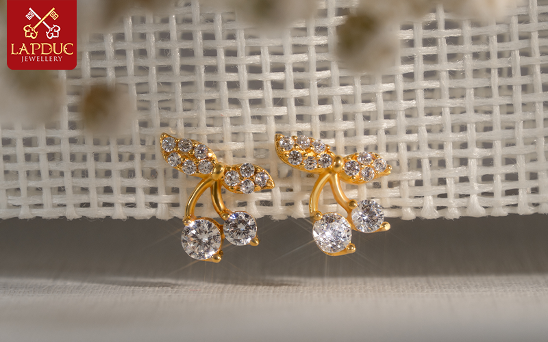 khuyên tai vàng 610