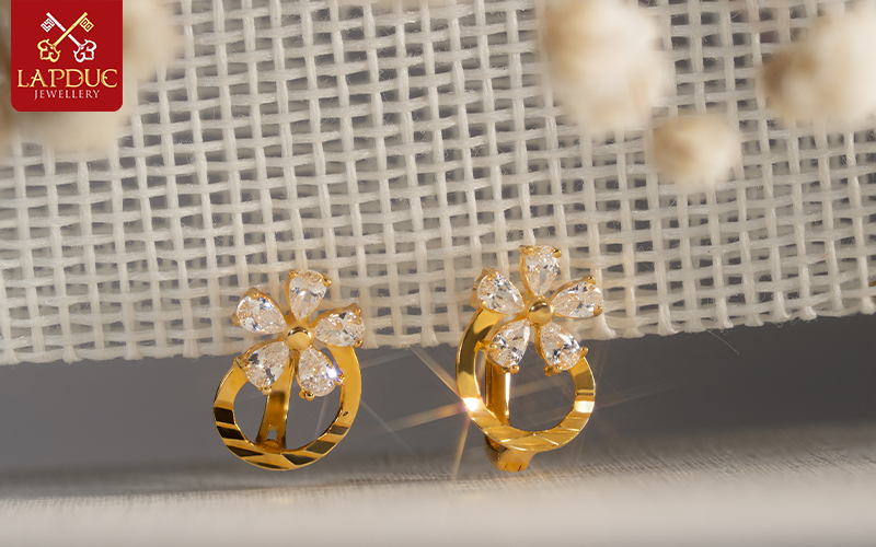 khuyên tai vàng 610